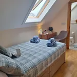 Compact Double Ensuite In