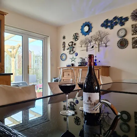 Compact Double Ensuite In 民宿