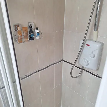 Compact Double Ensuite In Ubytování v soukromí Listowel