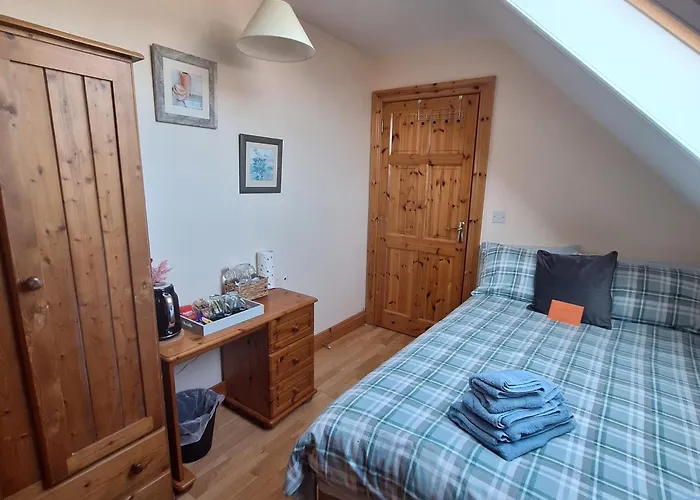 Compact Double Ensuite In